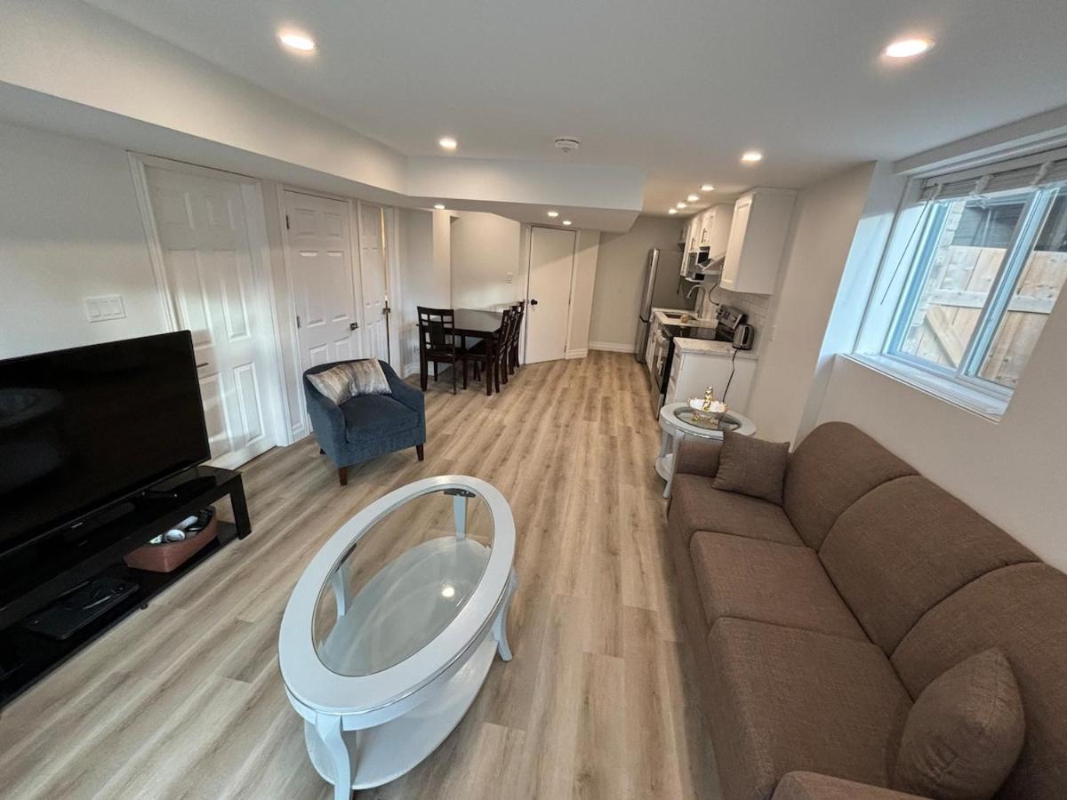 One-Bedroom Unit At Vista Hill Ватерлоо Экстерьер фото